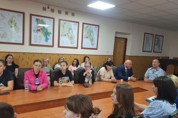 conferinta-de-lansare-a-proiectului-eminescu-univers-plastic-2635E79CD-FE66-3289-B6DB-E851F531E030.jpg