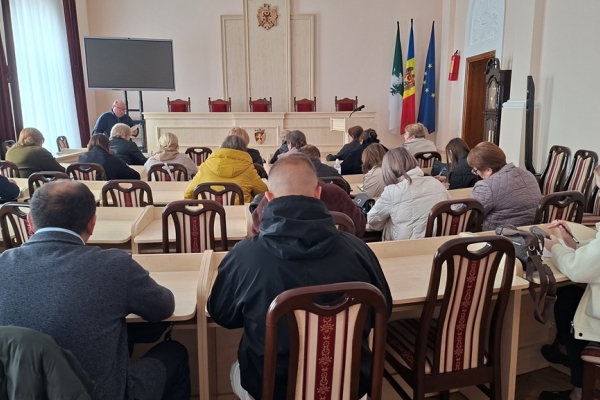 Ședința de lucru cu specialiștii în relații funciare și cadastru din primăriile raionului 