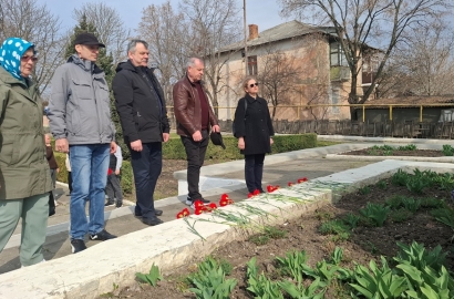 Depuneri de flori la monumentul “Eroului Necunoscut”