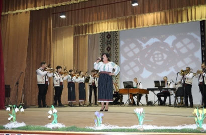 „Fir alb-roșu țesut din cântec și joc”  „Fir alb-roșu țesut din cântec și joc”  