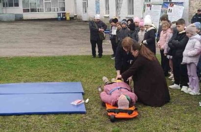 Aplicații la Protecția civilă în satul Izvoare