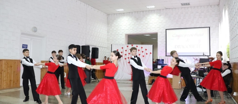 CÂNTEC ȘI VOIE BUNĂ DE DRAGOBETE