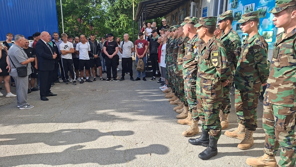 Încorporarea tinerilor în serviciul militar în termen 